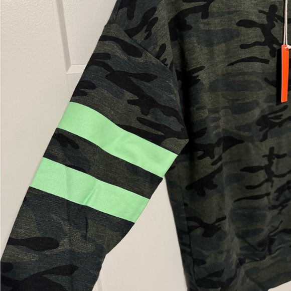 Sundry for evereve camo sweatshirt - Picture 3 of 7